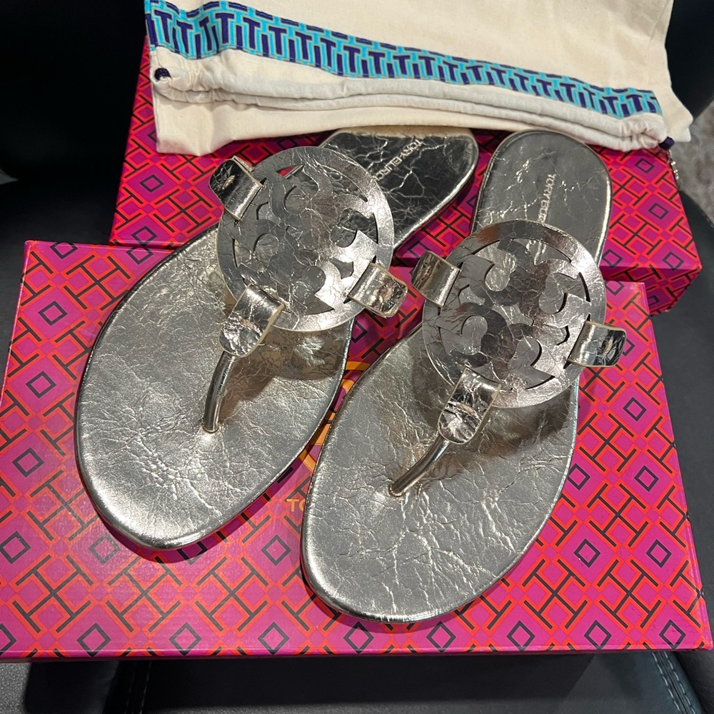 Tory Burch Metallic sandal